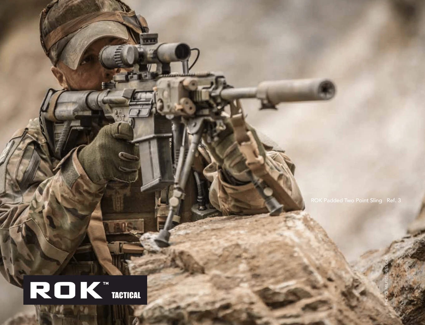 ROK TACTICALスリングを使用している人物